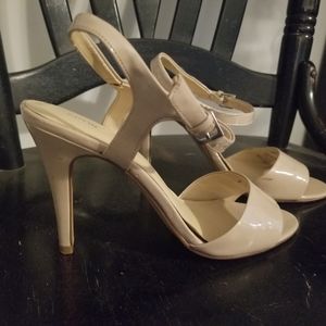 APT beige/tan 3 1/2 inch heels. Good condition a few small niks on heel.